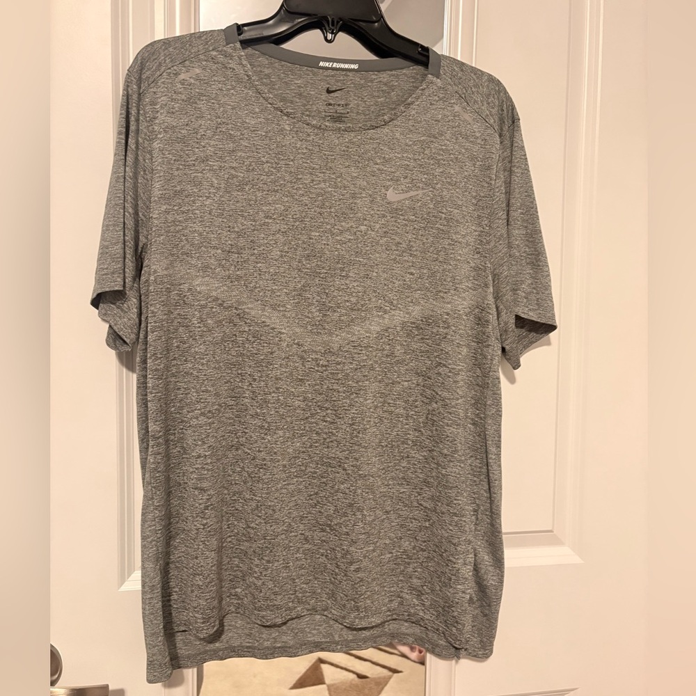 Nike Running Dri-Fit Gray Athletic T-Shirt Men’s Large Lightweight Workout Tee